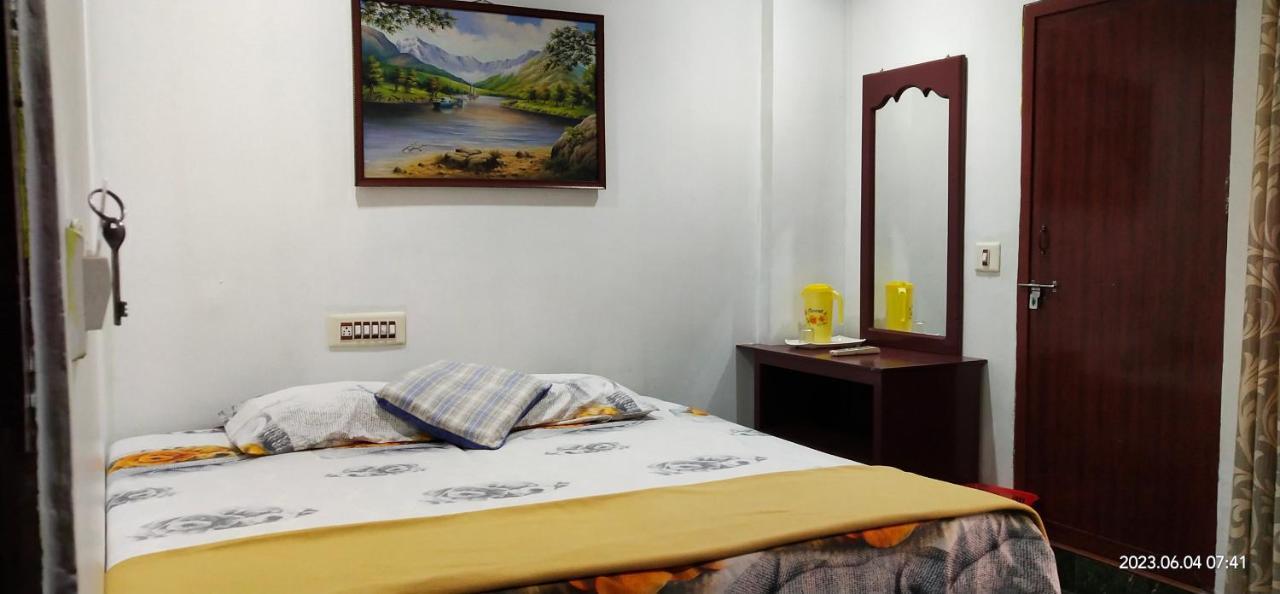 Floral Homestay تيكَدِيْ المظهر الخارجي الصورة