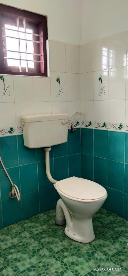 Floral Homestay تيكَدِيْ المظهر الخارجي الصورة