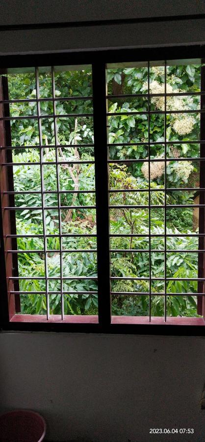 Floral Homestay تيكَدِيْ المظهر الخارجي الصورة